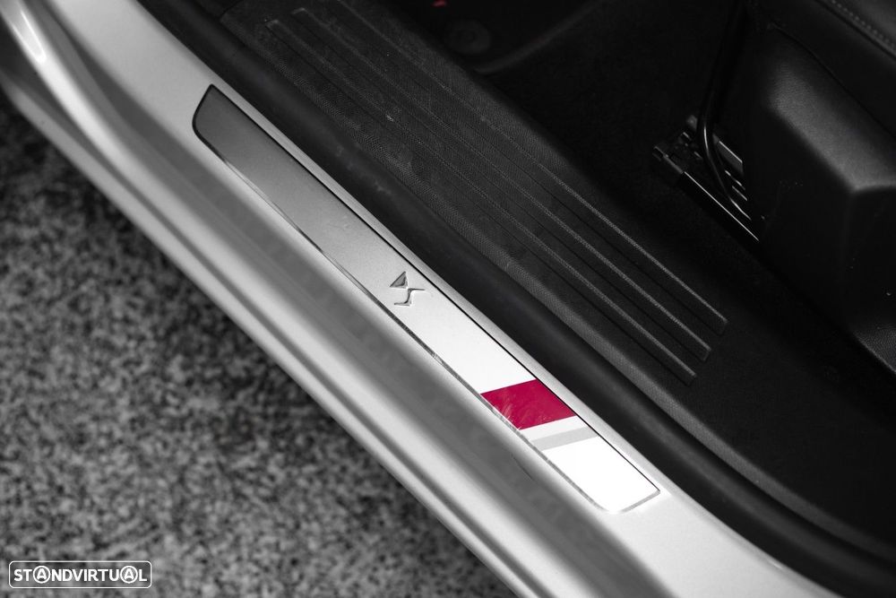 DS DS3 Crossback E-TENSE PERFORMANCE LINE - 38