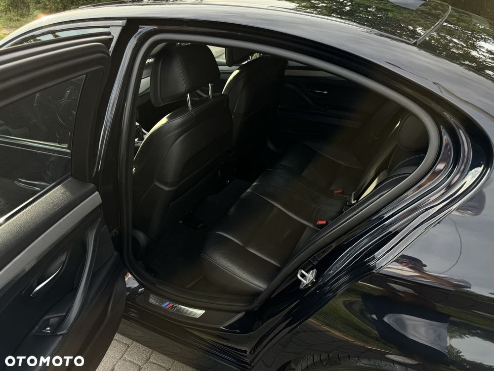 BMW Seria 5 550i xDrive Luxury Line - 7