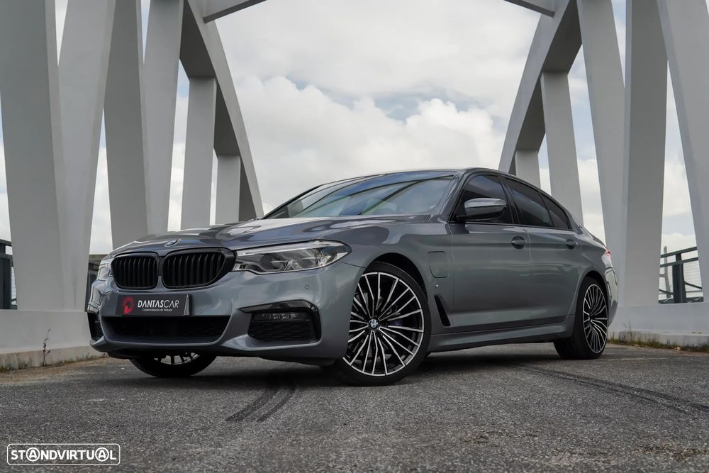 BMW 530 e Pack Desportivo M - 1