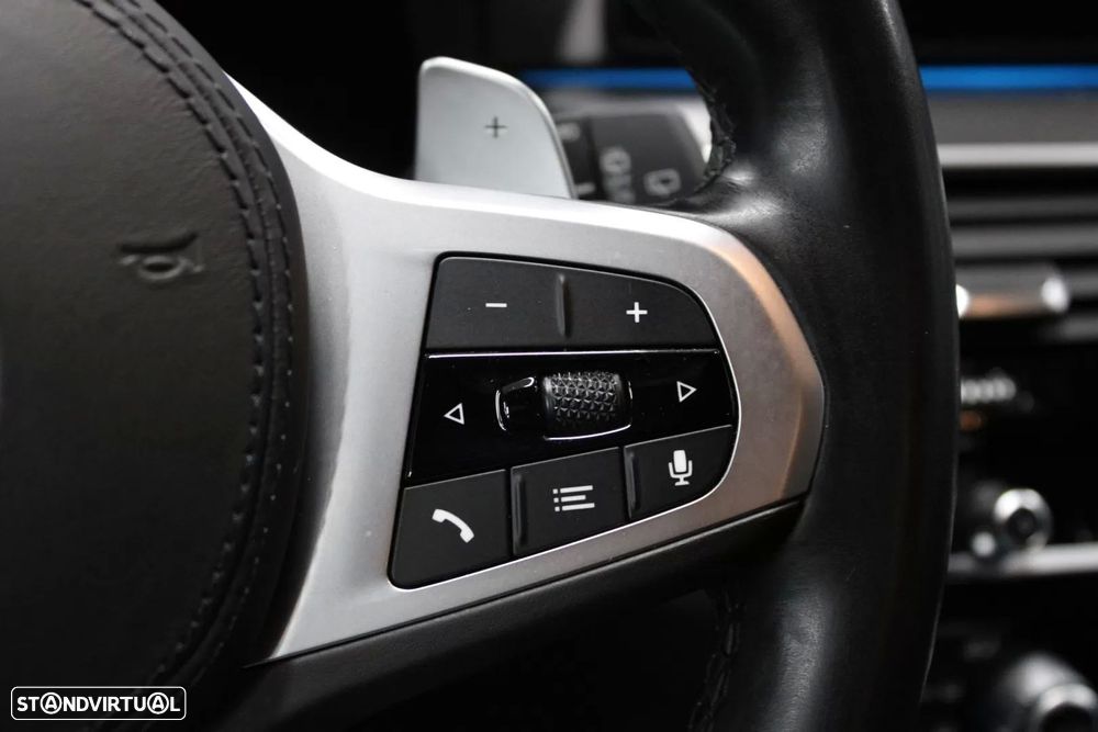 BMW 530 e Pack Desportivo M - 16