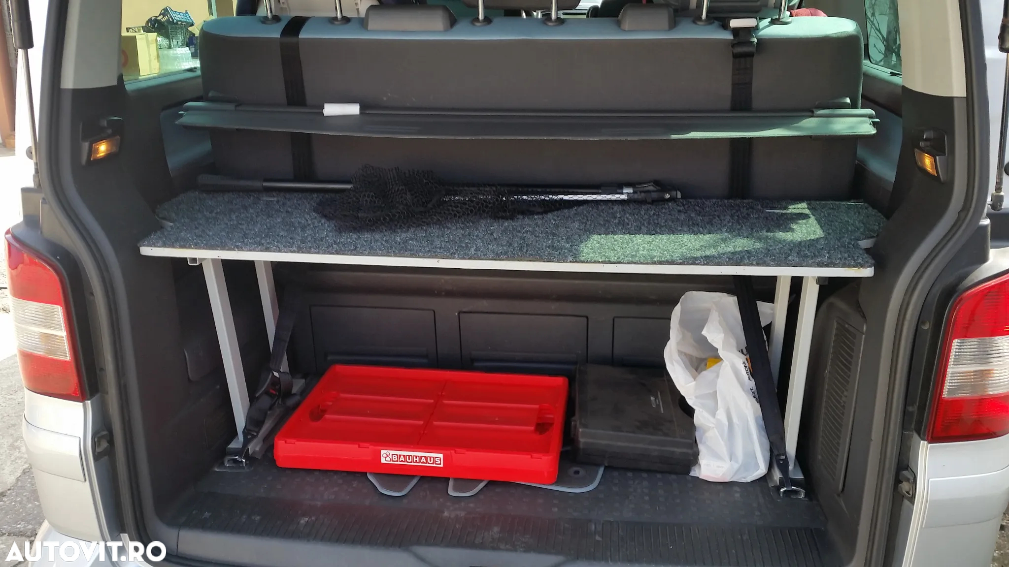 Volkswagen Multivan - 9