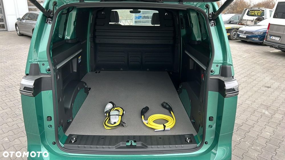 Volkswagen ID. Buzz Cargo DEMO 150 kW (204 PS) / skrzynia biegów: automatyczna 1 biegowa rozstaw osi: 2988 mm - 24