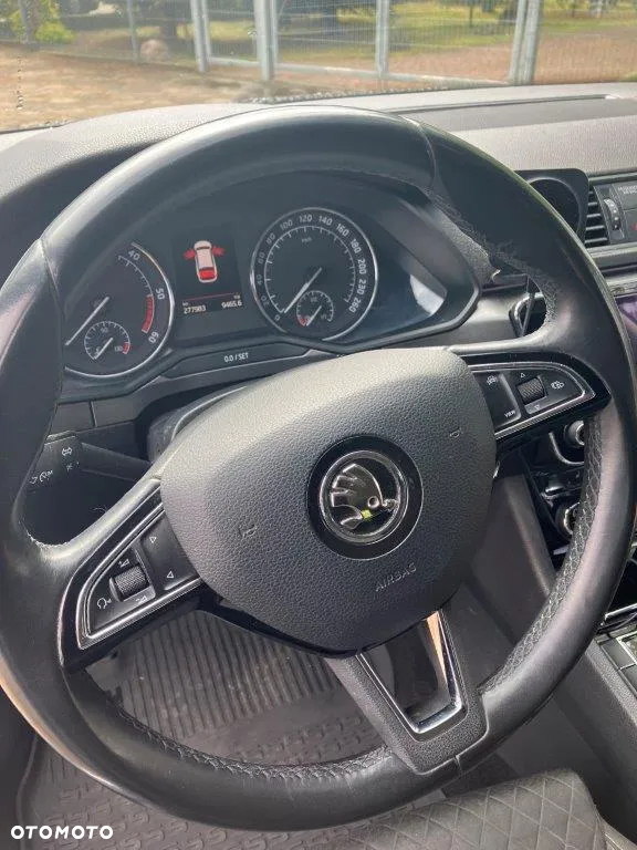 Skoda Superb 2.0 TDI SCR Style DSG - 8