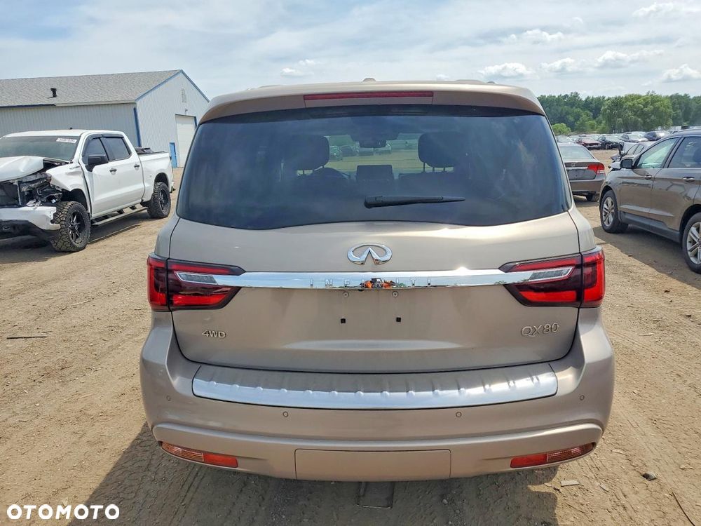Infiniti QX80 - 7
