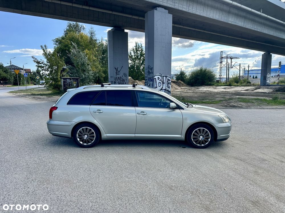 Toyota Avensis - 4