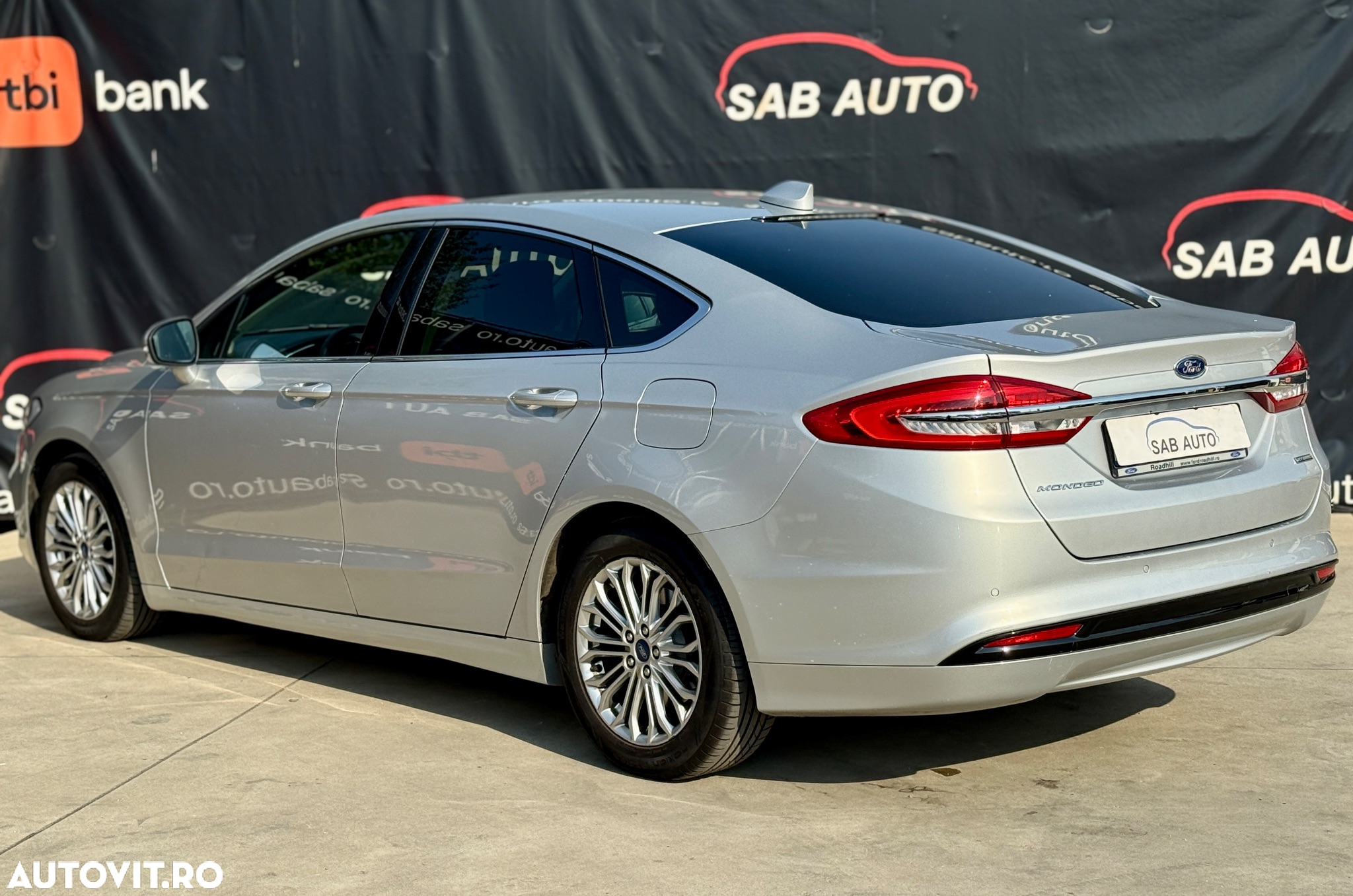 Ford Mondeo 2.0 HEV Titanium - 23