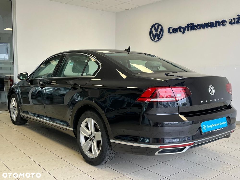 Volkswagen Passat 2.0 TDI Elegance DSG - 12
