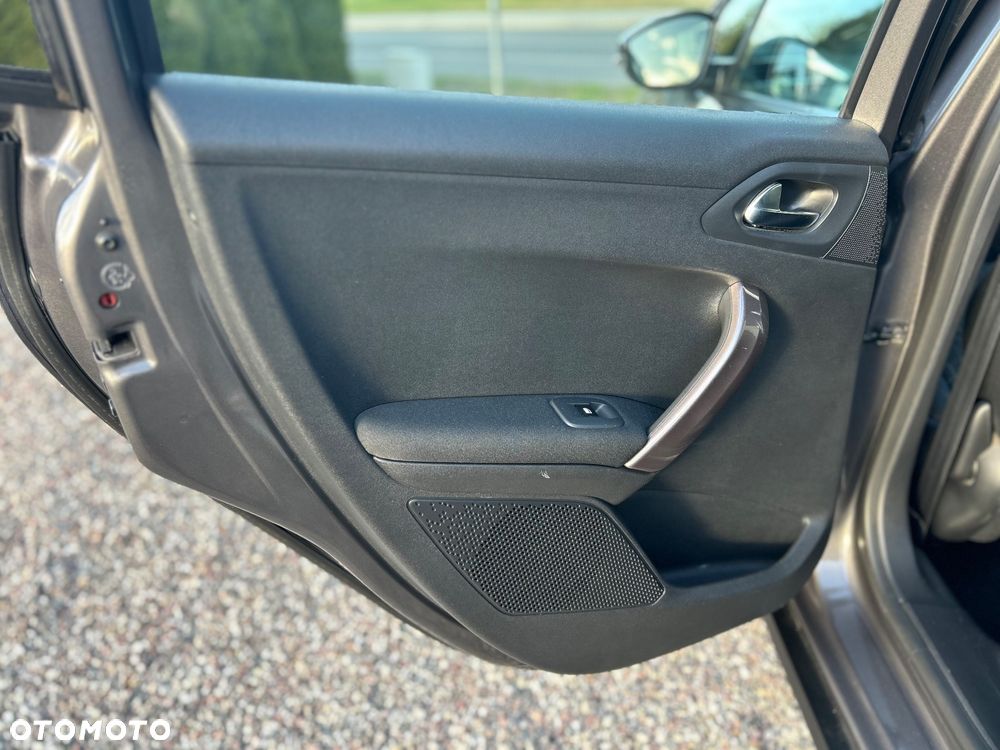 Peugeot 2008 PureTech 110 Style - 15