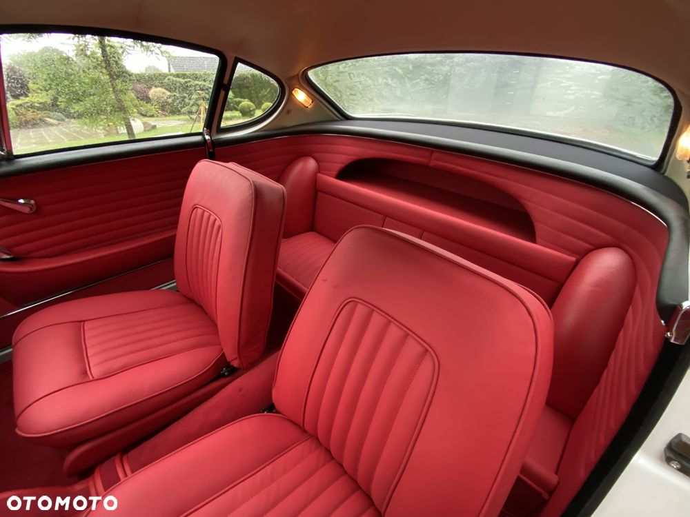 Volvo P1800 - 9