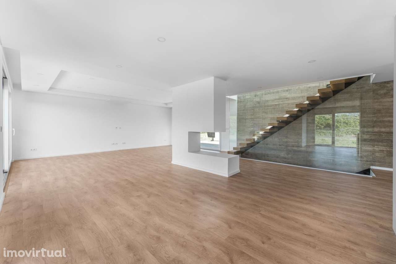 Moradia T4 + 1 com piscina, Belas Clube de Campo, Sintra - Grande imagem: 3/52