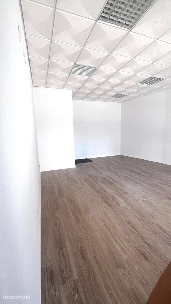Loja remodelada no Centro do Barreiro - Grande imagem: 3/10