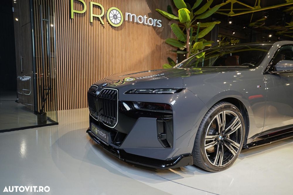 BMW Seria 7 740d xDrive MHEV - 13