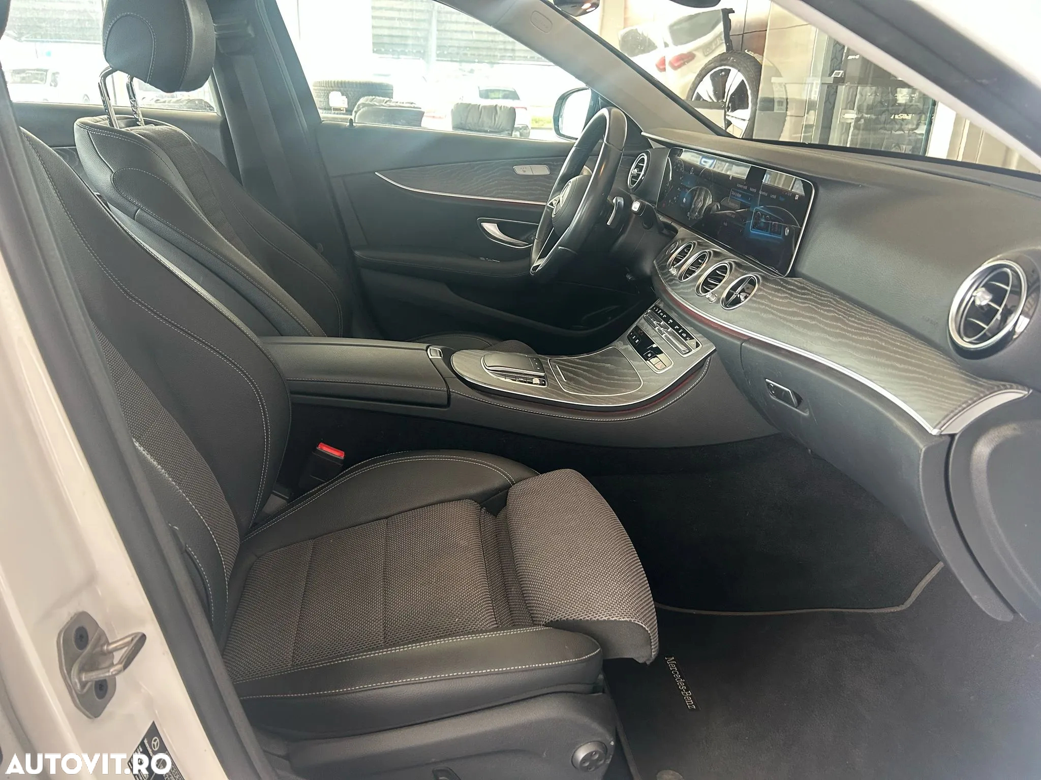 Mercedes-Benz E 300 de 4Matic 9G-TRONIC Avantgarde - 16