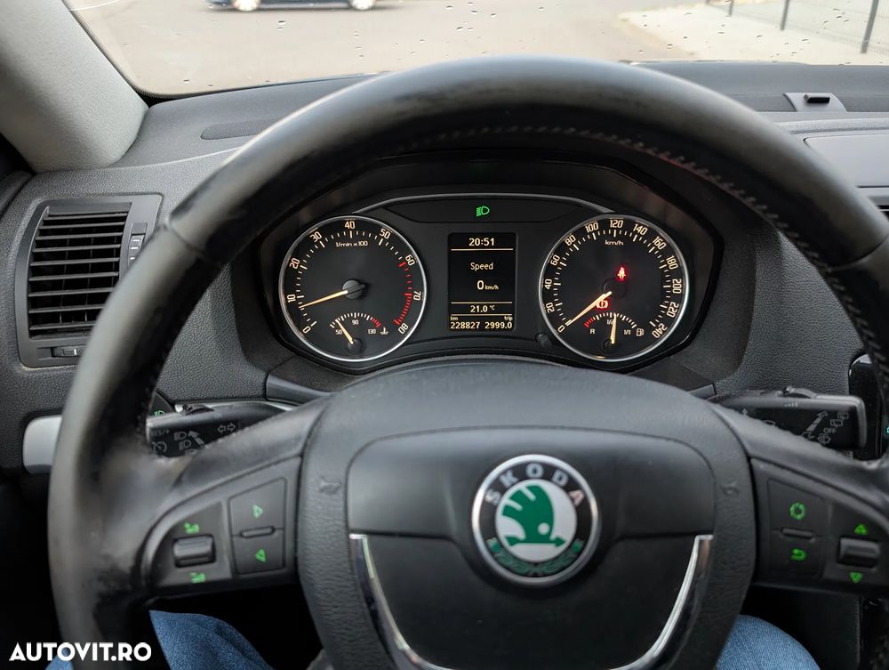 SKODA Octavia 2009 — imagine 10