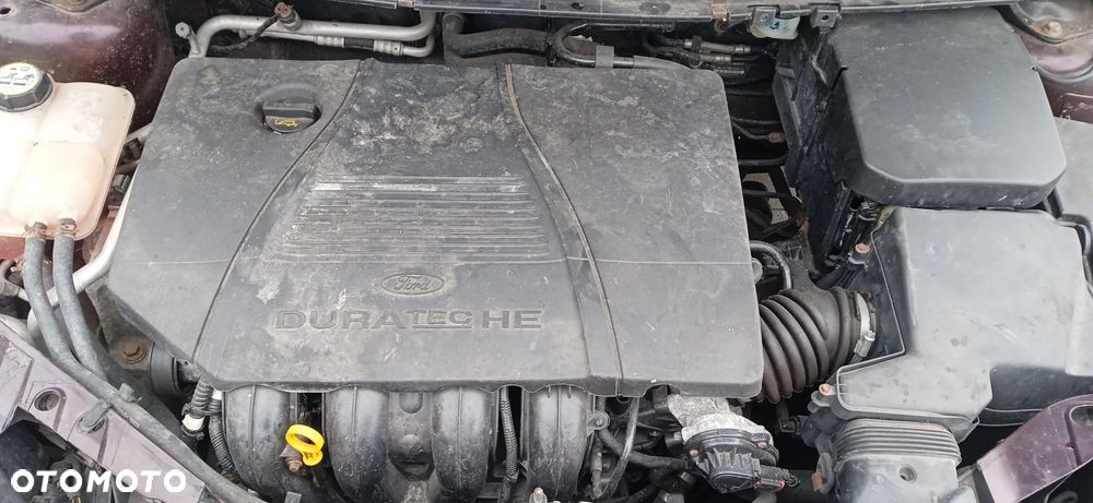 Ford Focus 1.8 FF Ghia - 23