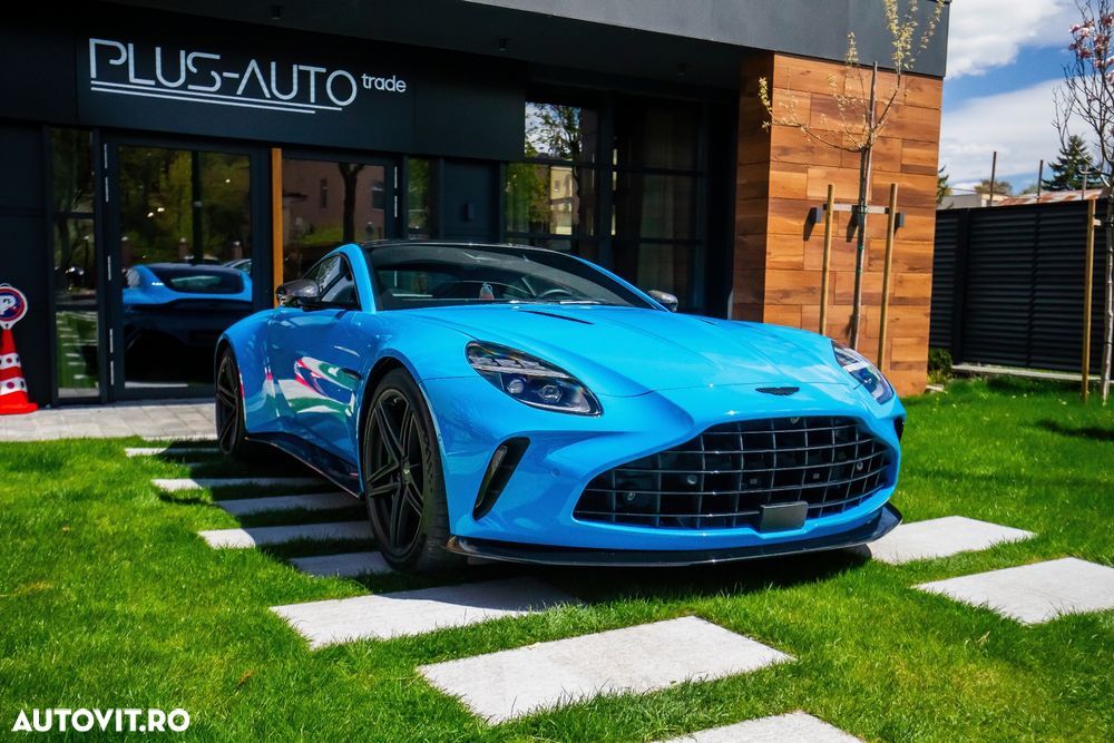 Aston Martin V8 Vantage Standard - 1