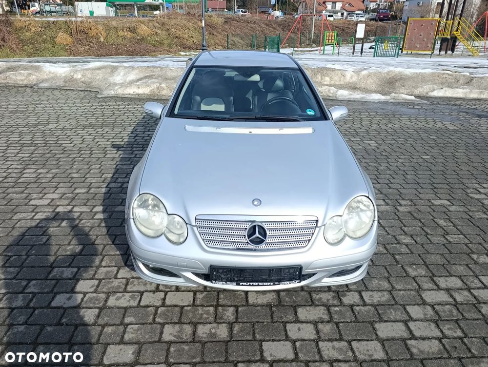 Mercedes-Benz Klasa C 200 Kompressor Sportcoupe - 4