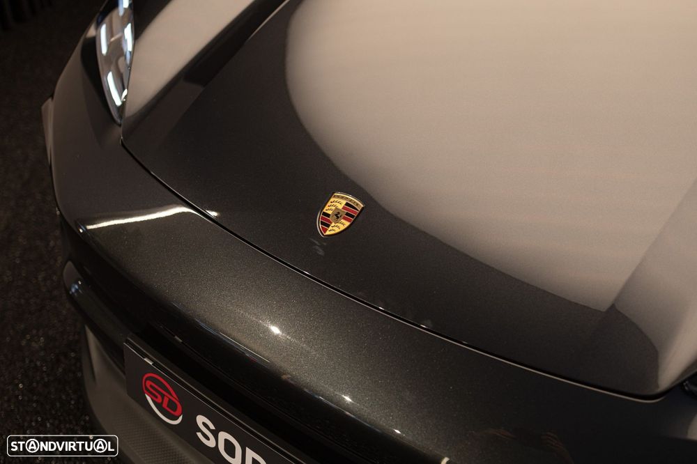 Porsche Macan Electric 4 - 7