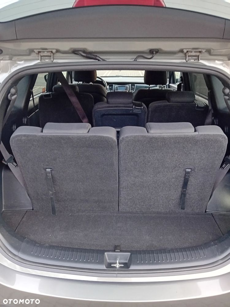 Kia Carens 1.6 GDI L 7os - 27