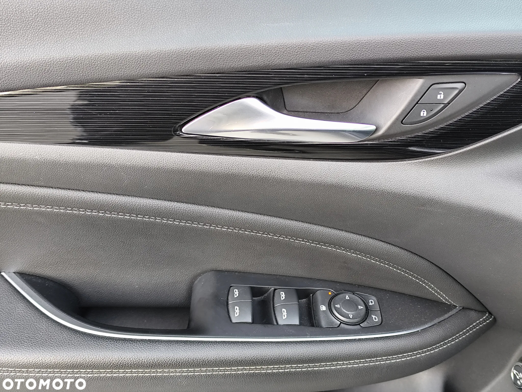 Opel Insignia 2.0 CDTI automatik Business Innovation - 31