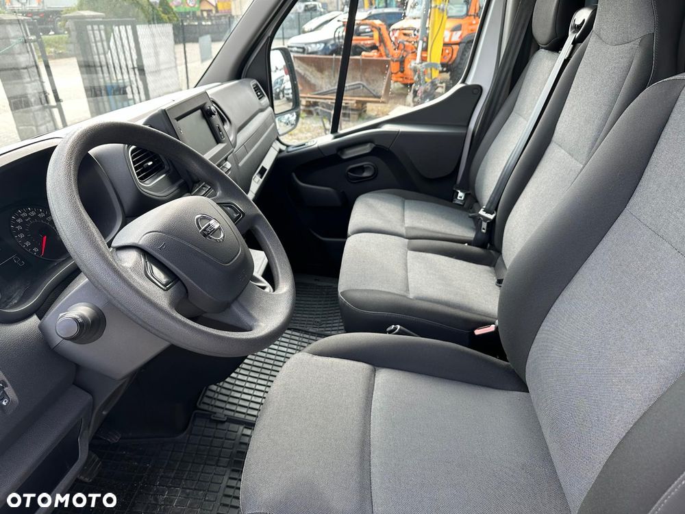 Nissan NV400 - 10