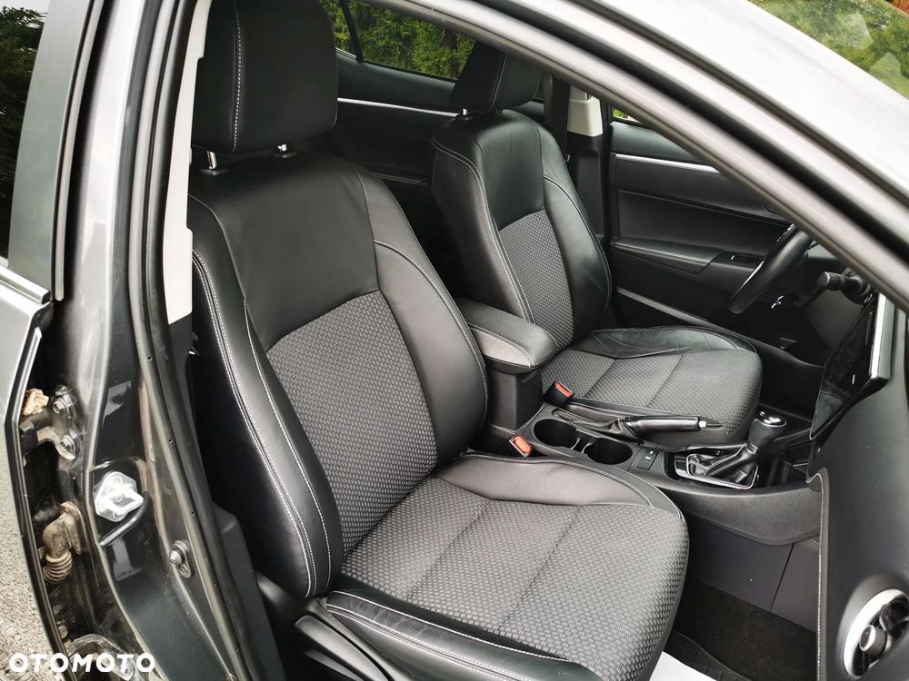 Toyota Corolla 1.6 Executive MS - 25