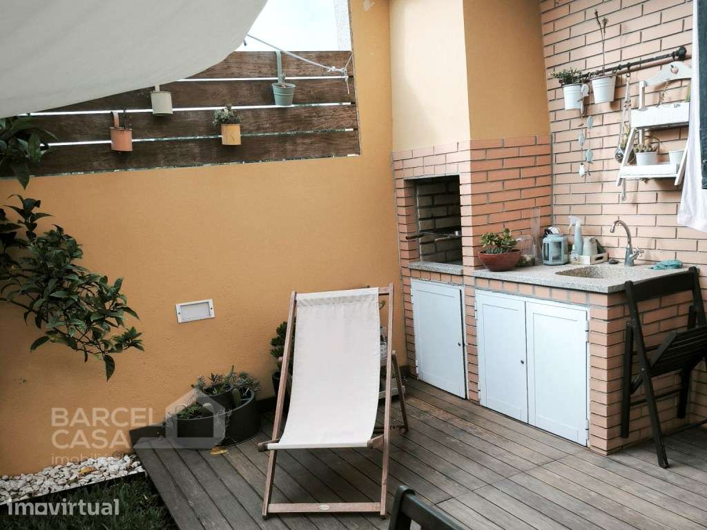 Exclusiva Moradia T4 em Condomínio Fechado com Piscina, nas Marinha... - Grande imagem: 5/15