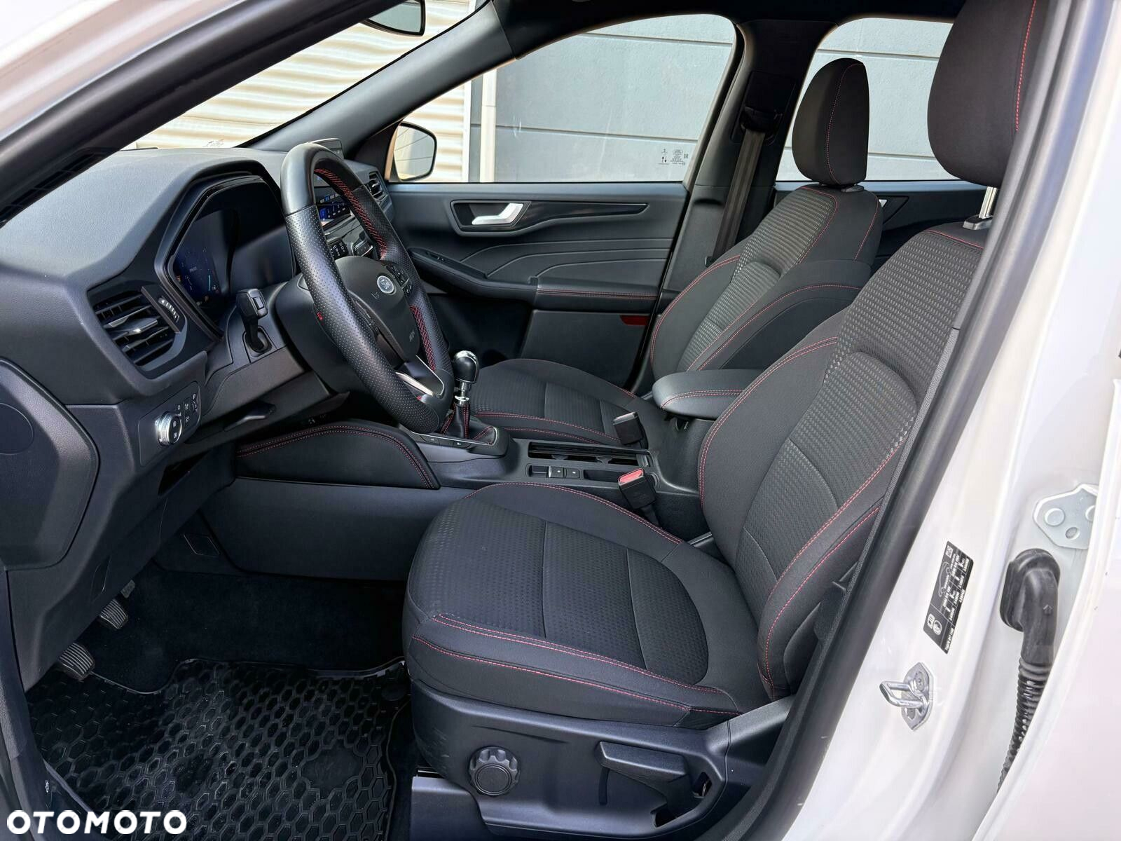 Ford Kuga 1.5 EcoBoost FWD ST-Line - 6