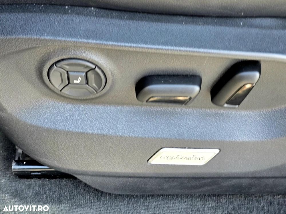 Volkswagen Touareg - 11