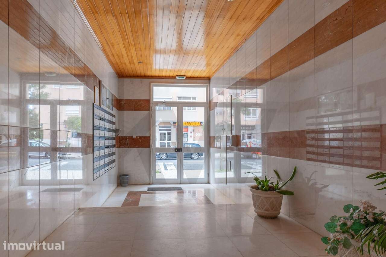 Espaçoso Apartamento T2 - Av Fitares - Grande imagem: 5/21