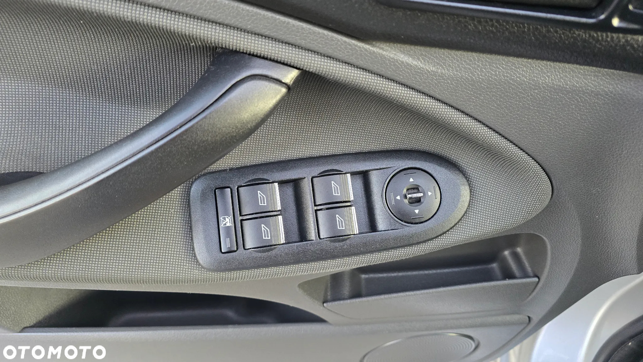 Ford C-MAX 1.8 Trend - 40
