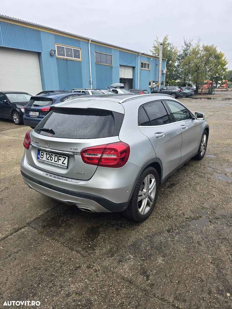 Mercedes-Benz GLA 200 (CDI) d 4Matic 7G-DCT - 20