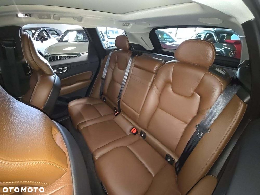 Volvo XC 60 T5 AWD Inscription - 11