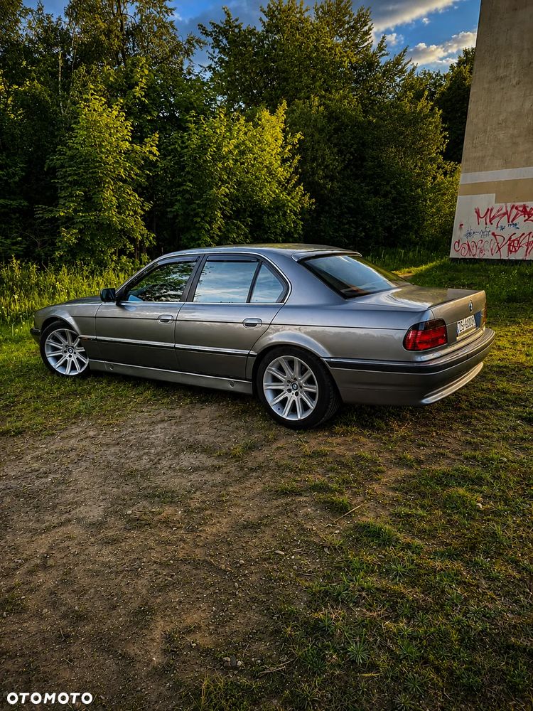 BMW Seria 7 - 2