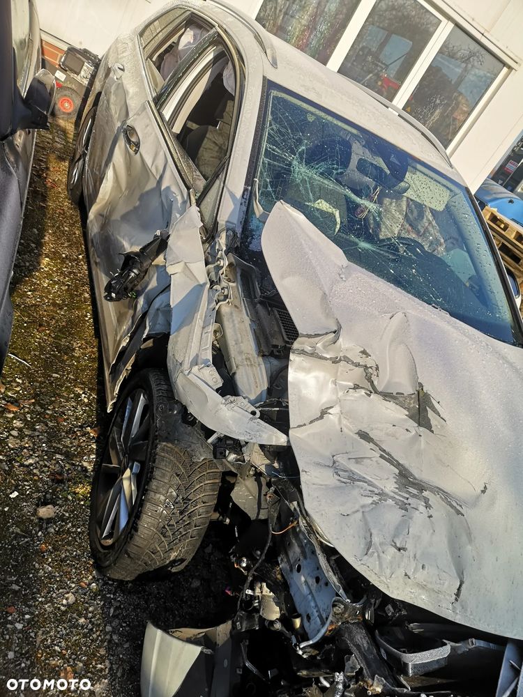 Volkswagen Golf ver-2-0-tdi-scr-dsg-life - 7