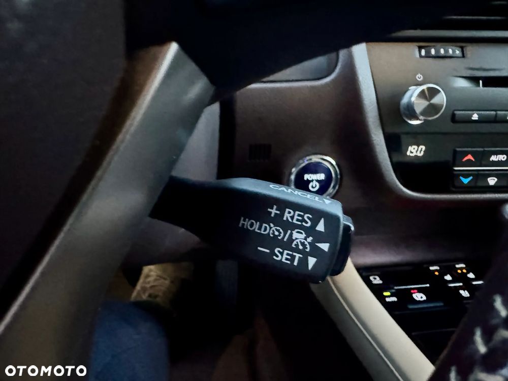 Lexus RX 450h Elite Tour - 24