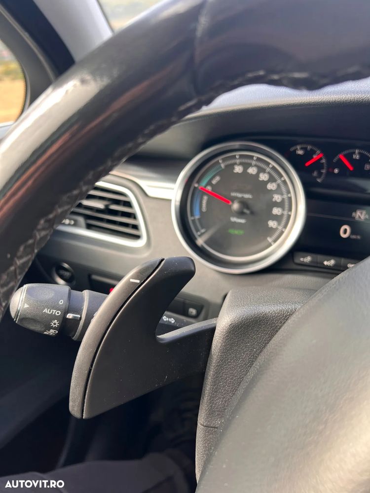 Peugeot 508 RXH Hybrid4 - 18