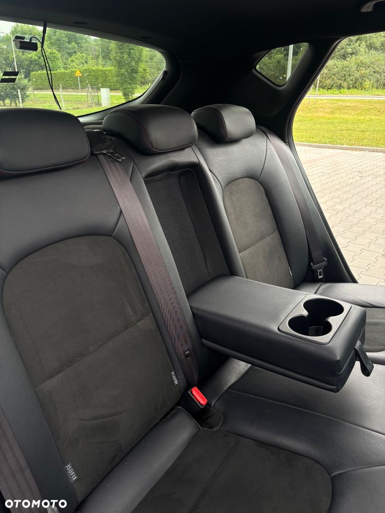 Kia Ceed 1.6 T-GDI GT - 11