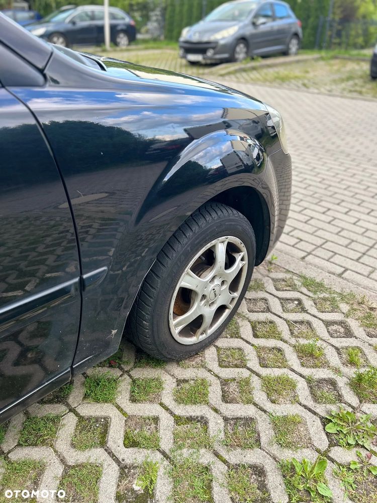 Kia Rio - 4