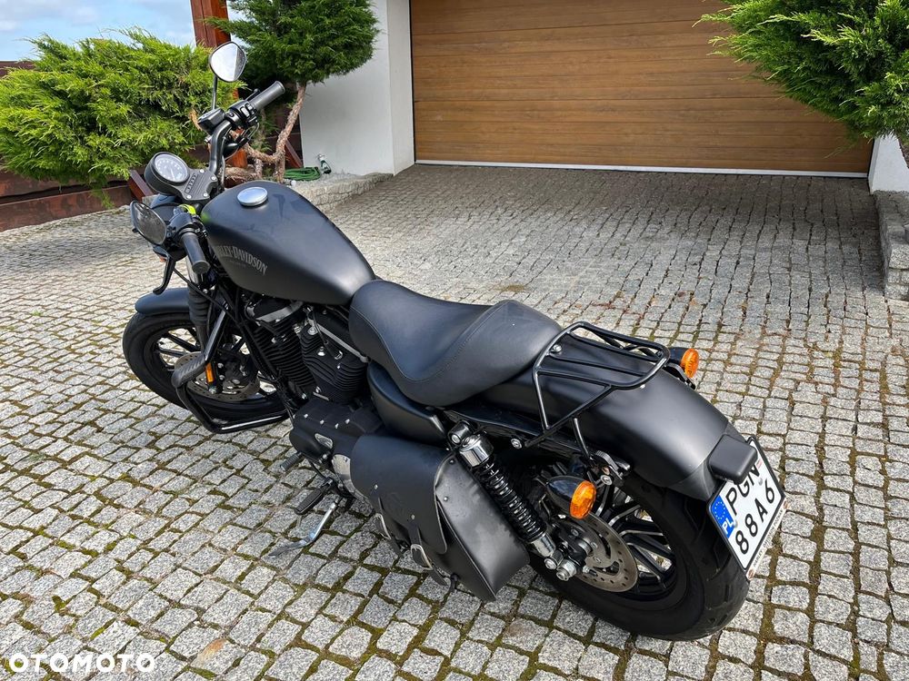 Harley-Davidson Sportster Iron 883 - 2