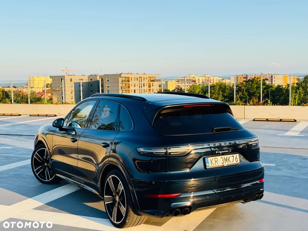 Porsche Cayenne S - 4