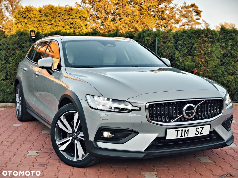 Volvo V60 Cross Country B4 D AWD Ultimate - 10