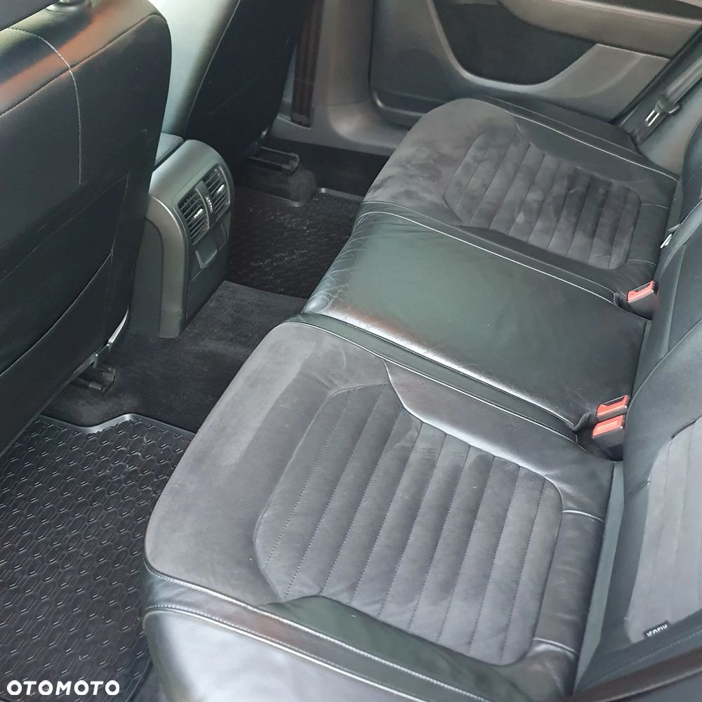 Volkswagen Passat 2.0 TDI Highline DSG - 25