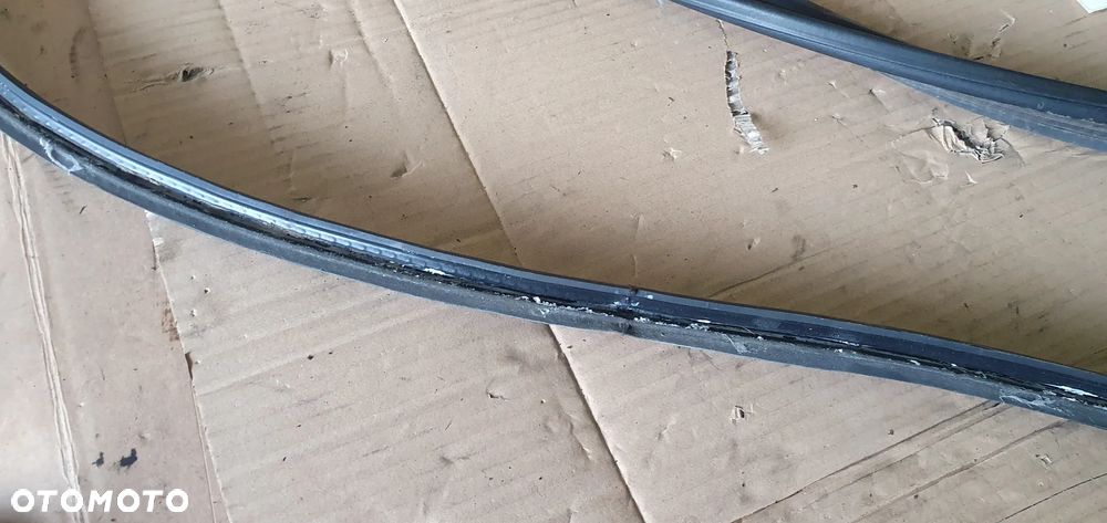 Uszczelka klapy bagażnika Mercedes ML W164 A1647400778 - 3