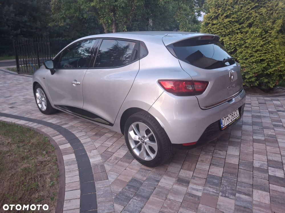 Renault Clio 1.2 16V 75 Limited - 6