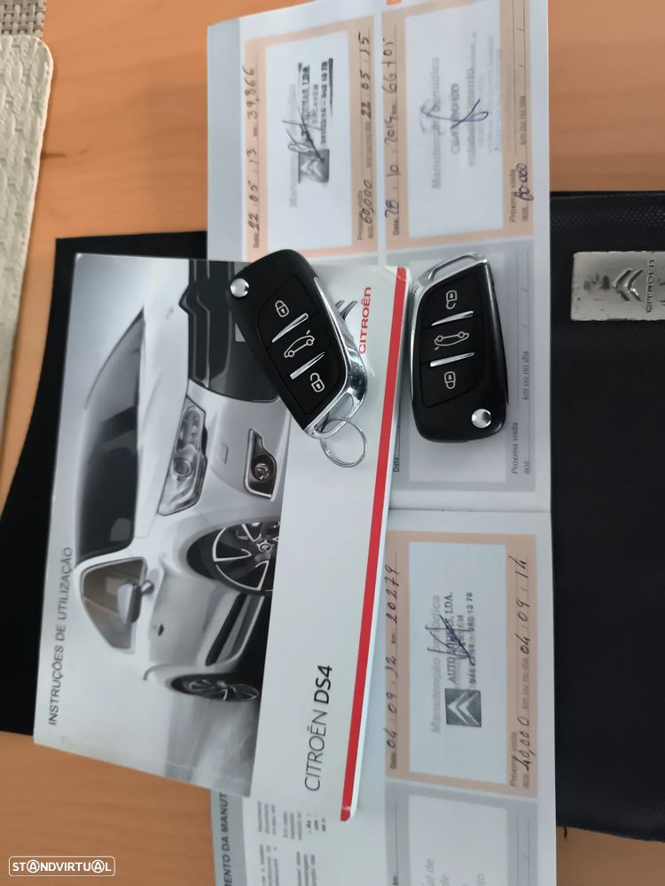 Citroën DS4 1.6 HDi So Chic - 12