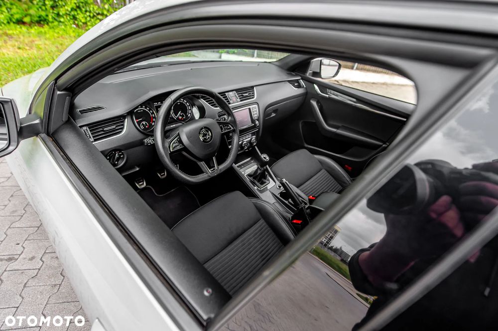 Skoda Octavia 2.0 TDI RS - 20