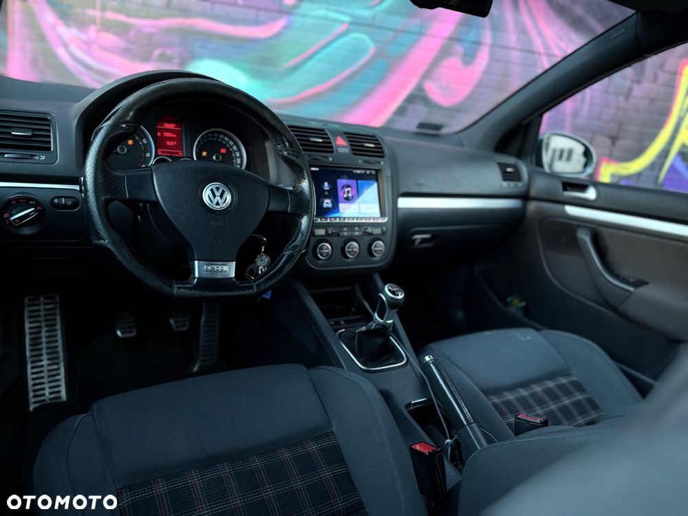 Volkswagen Golf - 8