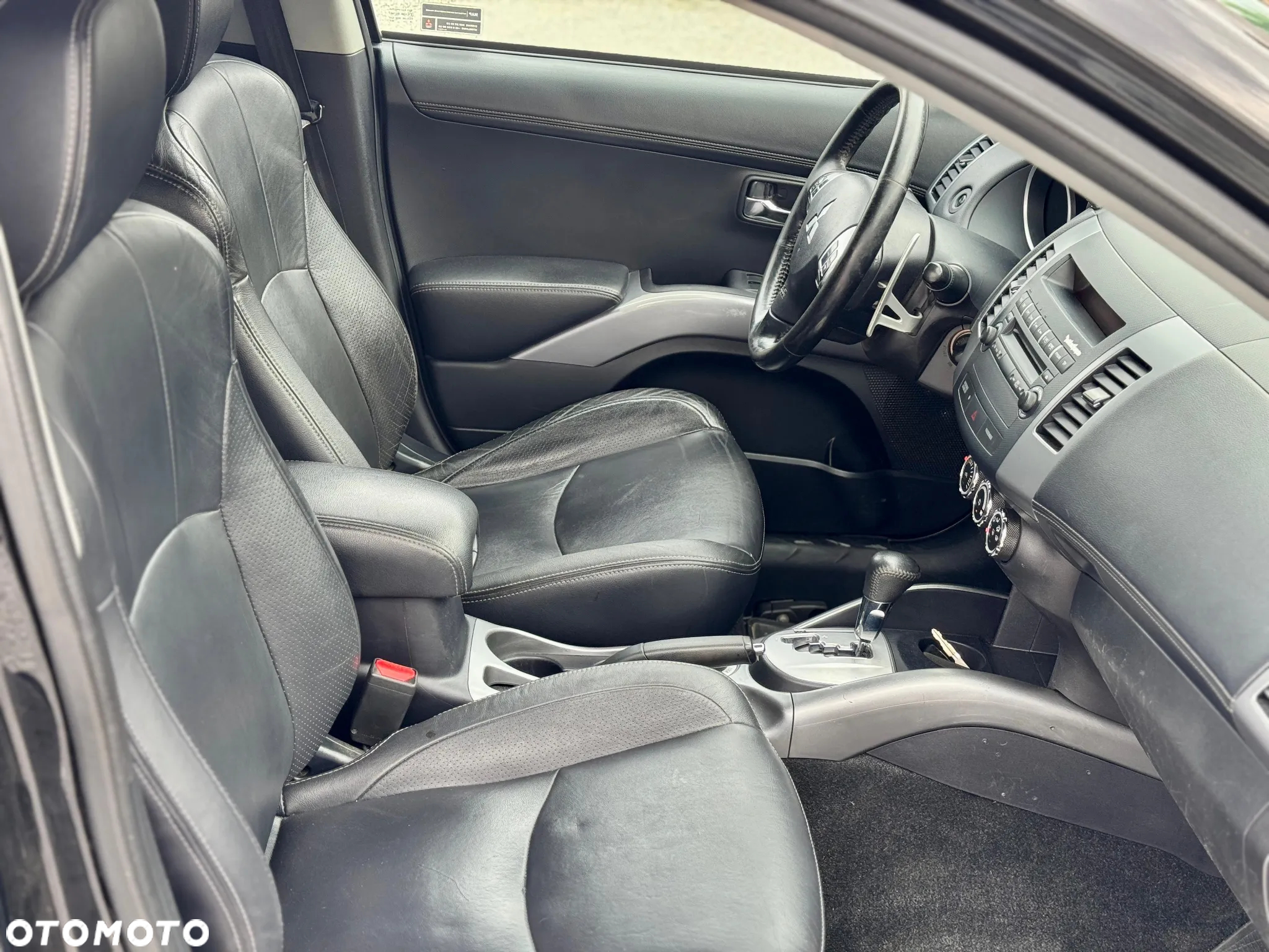Mitsubishi Outlander 2.4 4WD CVT Intense - 39