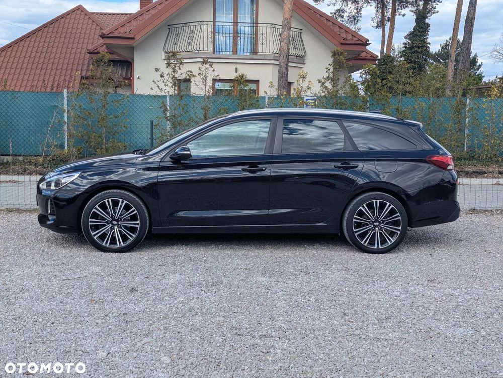 Hyundai i30 1.4 T-GDI Family+ - 4